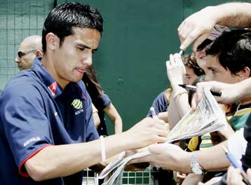 Τρεις αγωνιστικές εκτός ο Καχίλ της Έβερτον για το επεισόδιο με τον Μπαμπαγιάρο