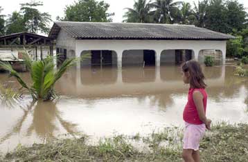 Πάνω από 30 χιλιάδες άστεγους άφησε στο πέρασμά της από την Ονδούρα η καταιγίδα Γάμα