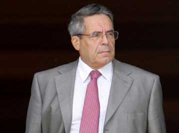 Εν αναμονή της γραπτής επιστολής παραίτησης του Γ.Παλαιοκρασσά η κυβέρνηση