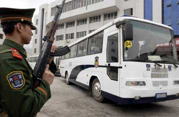 Εμμένουν οι κινεζικές Αρχές στα βασανιστήρια, διαπιστώνει σε έκθεσή του ο ΟΗΕ