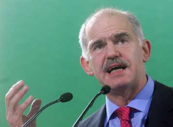 Για συμμετοχή στη διαπλοκή κατηγόρησε την κυβέρνηση ο Γ.Παπανδρέου