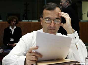 «Ναι» των Ευρωπαίων ΥΠΕΣ σε τήρηση λίστας τηλεφωνημάτων και e-mail