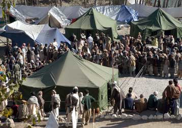 Δύσκολος χειμώνας αναμένει τους χιλιάδες πληγέντες του σεισμού στο Πακιστάν