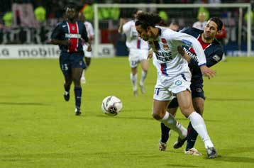 Διατήρησε το αήττητο η Λιόν, 2-0 την Παρί Σεν Ζερμέν