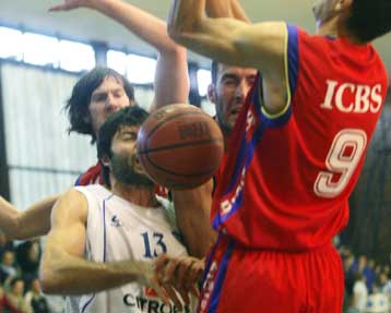 Το ICBS «εκθρονίστηκε» από το ρετιρέ, όπου παραμένουν οι υπόλοιποι τέσσερις