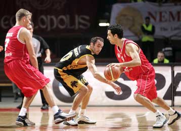 Με ηγέτη Χατζή, ο Ολυμπιακός 97-84 την ΑΕΚ-Συνεχίζει ακάθεκτος ο Παναθηναϊκός