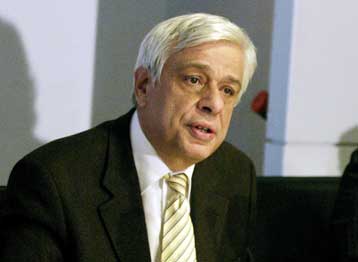 Αναγκαία η χρήση νέων τεχνολογιών στη Δημόσια Διοίκηση, επισημαίνει ο Πρ.Παυλόπουλος