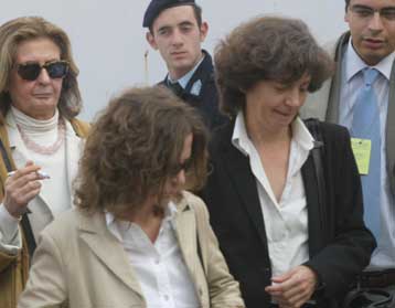 Με ενστάσεις των συνηγόρων τριών κατηγορουμένων συνεχίζεται η δίκη της 17Ν