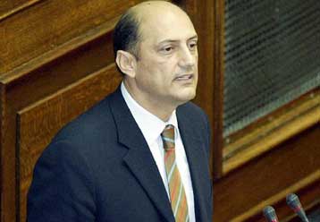 Σε απολογία καλείται ο ανεξάρτητος βουλευτής Πέτρος Μαντούβαλος