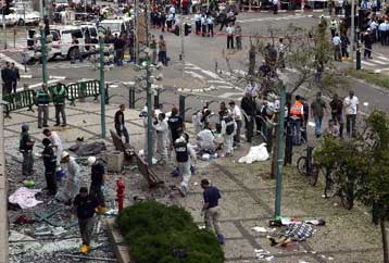 Εν αναμονή στρατιωτικών αντιποίνων για την επίθεση αυτοκτονίας στη Νετάνια