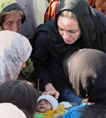 Ανείπωτη τραγωδία από τα φονικά Ρίχτερ που έπληξαν την Ασία