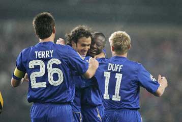 Τα φώτα του Champions League στο Στάμφορντ Μπριτζ για το Τσέλσι-Λίβερπουλ