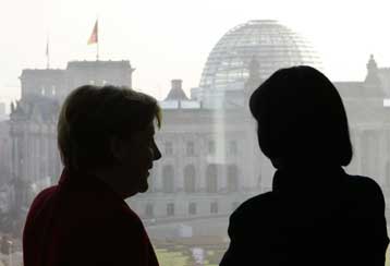 Στη μάχη κατά της τρομοκρατίας γίνονται και λάθη που διορθώνονται, δήλωσε η Κ.Ράις