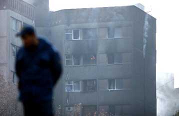 Εκατόμβη από συντριβή αεροσκάφους σε κατοικημένη περιοχή της Τεχεράνης