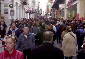 Συνεχές ωράριο λειτουργίας για τα Χριστούγεννα προτείνει ο Εμπορικός Σύλλογος Αθηνών