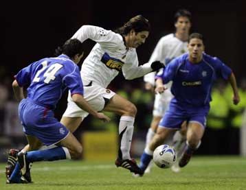 Στους «16» οι Ρέιντζερς μετά το 1-1 με την Ίντερ και το 0-0 στην Μπρατισλάβα