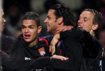 Αδιάφορη επικράτηση της Λιόν με 2-1 επί της Ρόζενμποργκ στο «Ζερλάν»