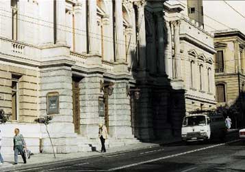 Ξεκινούν το 2006 οι εργασίες ανακαίνισης του κτιρίου του Εθνικού Θεάτρου