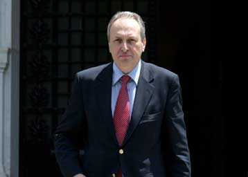 Για αγροτικές αποζημιώσεις και ΚΑΠ ενημέρωσε τον πρωθυπουργό ο Ευ.Μπασιάκος