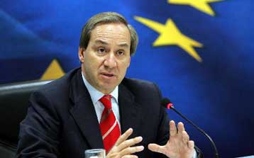 «Σφικτή» οικονομική πολιτική μέχρι το 2008 για τη μείωση των ελλειμμάτων