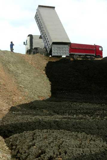 Ψυττάλεια – Ανω Λιόσια – Σουδάν ή… όταν λυματολάσπη και ευθύνες γίνονται «μπαλάκι»