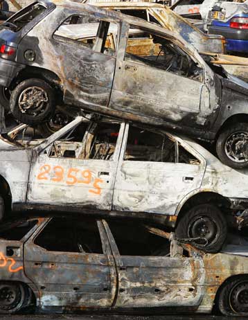 Η εξέγερση των «Αθλίων του Παρισιού» και η αποτυχημένη μεταναστευτική πολιτική