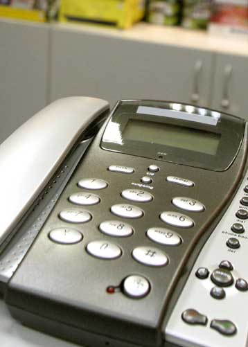 Αν είσαι τρομοκράτης, ξέρω με ποιον επικοινωνείς