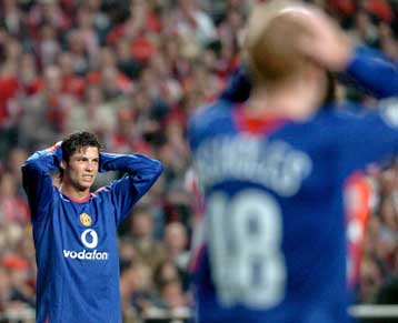 Αποκλεισμός-σοκ της Μάντσεστερ και από το UEFA-Στους «16» Μπενφίκα, Βιγιαρεάλ