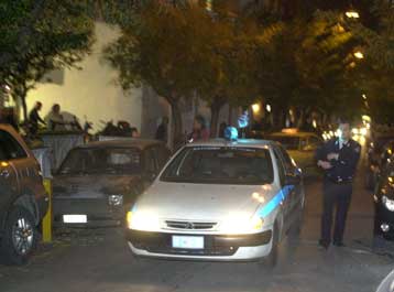 Πιστολίδι στην πλατεία Υμηττού μεταξύ αστυνομίας και εμπόρου ναρκωτικών