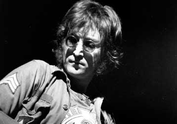 Συμπληρώθηκαν 25 χρόνια από τη δολοφονία του Τζον Λένον