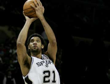 Ανετα ήλθε και η πέμπτη σερί νίκη για τους Σπερς κόντρα στην ομάδα του Μαϊάμι