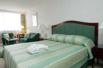 Στασιμότητα στην ελληνική ξενοδοχειακή αγορά το 2004