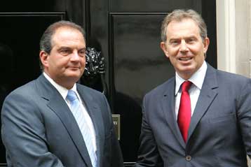 Το μεσημέρι της Παρασκευής η συνάντηση του Κ.Καραμανλή με τον Βρετανό πρωθυπουργό