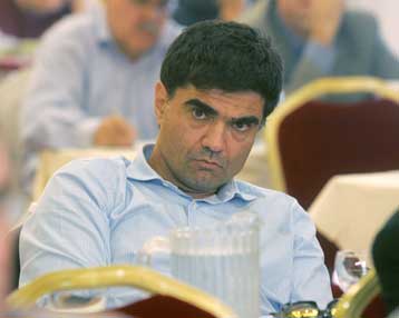 Ο Μαλεζάνι μένει, αναλάβετε τις ευθύνες σας, ξεκαθάρισε ο «Τζίγκερ» στους αρχηγούς