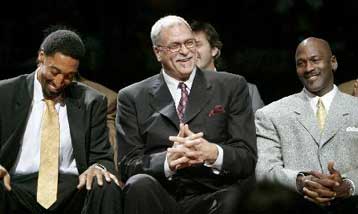 Τον Πίπεν τίμησαν οι Μπουλς, αλλά δεν του χάρισαν τη νίκη κόντρα στους Λέικερς