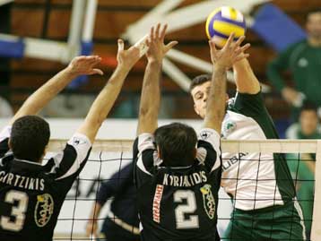 Χωρίς απώλειες Παναθηναϊκός, Ηρακλής-Ο Πανερυθραϊκός πήρε το ντέρμπι «ουραγών»