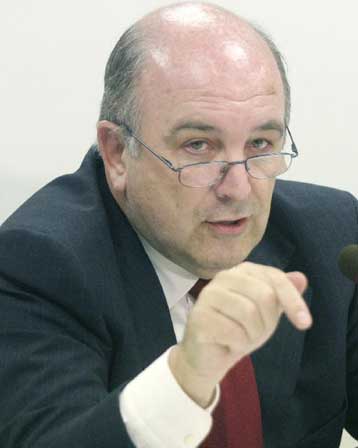 Το αδιέξοδο της τιτλοποίησης περιπλέκει την προσπάθεια μείωσης των ελλειμμάτων