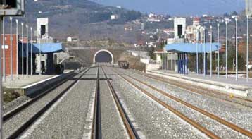 Χωρίς στρατηγική ανάπτυξης ο σιδηροδρομικός τομέας στην Ελλάδα, λέει η Κομισιόν