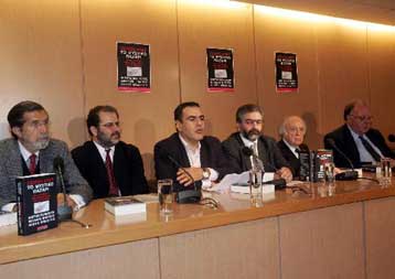 Αποκαλύψεις για το «Μυστικό Παζάρι» γύρω από το σχέδιο Ανάν σε βιβλίο δημοσιογράφων