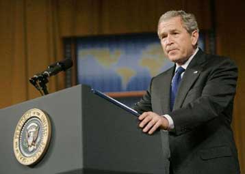 Το βαρύ τίμημα του πολέμου για το λαό του Ιράκ αναγνωρίζει ο Μπους εν μέσω εκλογών