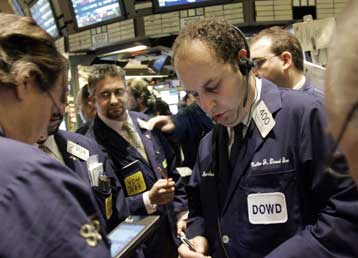 Μεικτή εικόνα σε Γουόλ Στριτ και ευρωπαϊκά χρηματιστήρια τη Δευτέρα