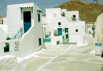 «Όχι άλλο άσπρο» στην αρχιτεκτονική των Κυκλάδων είπε το ΚΑΣ