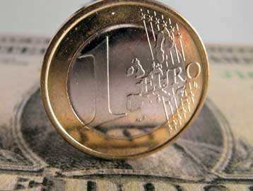 Ανακάμπτει το δολάριο εν αναμονή νέας αύξησης επιτοκίων από τη Fed