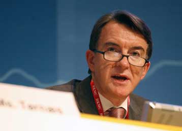 Το πλήρες και μόνιμο άνοιγμα των αγορών ΗΠΑ και Ιαπωνίας ζήτησε ο Πίτερ Μάντελσον