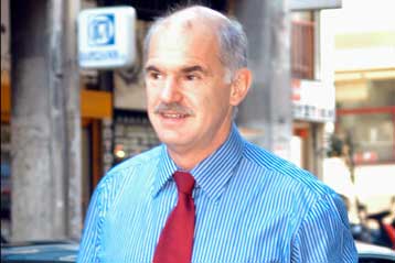 Ο λαός αντιδρά δικαιολογημένα στην πολιτική της κυβέρνησης, λέει ο Γ.Παπανδρέου