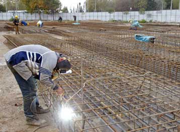 Ένα δισ. ευρώ οφείλει το Δημόσιο σε κατασκευαστές για έργα, σύμφωνα με το ΤΕΕ