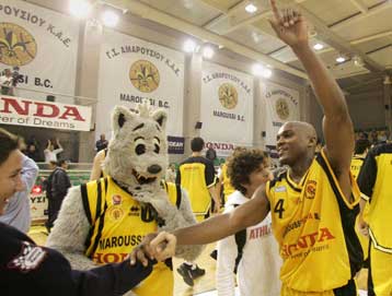 Με δραματικό φινάλε, το Μαρούσι 59-58 την Καντού στην πρεμιέρα της φάσης των «16»