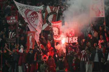 Χωρίς φιλάθλους του κινδυνεύει να υποδεχθεί ο Ολυμπιακός τον Παναθηναϊκό