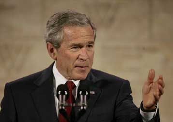 Με βάση εσφαλμένες πληροφορίες έγινε ο πόλεμος στο Ιράκ, παραδέχθηκε ο Μπους