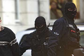 Διασυνδέσεις με την Αλ Κάιντα είχαν οι ισλαμιστές που συνελήφθησαν στο Παρίσι